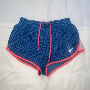 Nike shorts (xs)